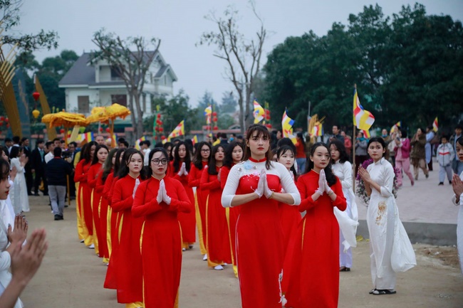 The inauguration ceremony of Buddha Shakyamuni statue 42m at Phuc Lac pagoda, Nghe An