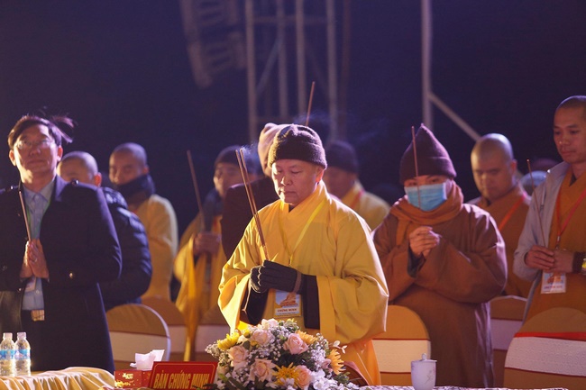 The inauguration ceremony of Buddha Shakyamuni statue 42m at Phuc Lac pagoda, Nghe An