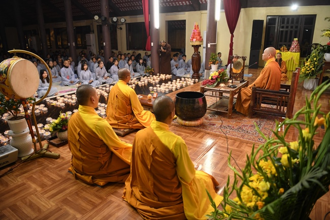 Flower-Candle Light Night of celebrating the Buddha Shakyamuni enlightenment