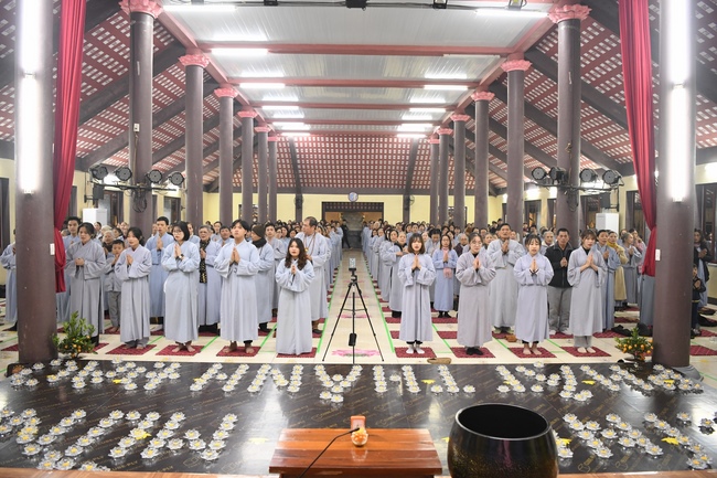 Flower-Candle Light Night of celebrating the Buddha Shakyamuni enlightenment