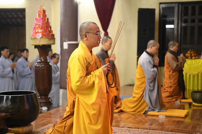 Flower-Candle Light Night of celebrating the Buddha Shakyamuni enlightenment