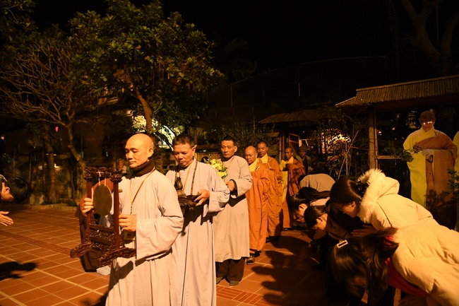 Flower-Candle Light Night of celebrating the Buddha Shakyamuni enlightenment