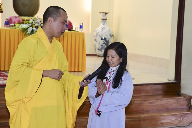 Three-Jewel  Refuge Ceremony at Tay Khanh Pagoda in Thai Binh