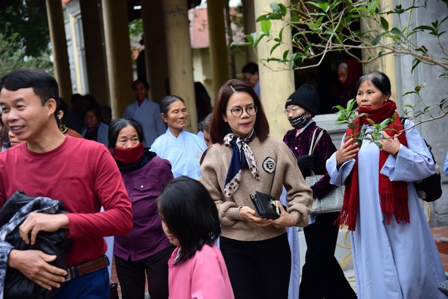 Three-Jewel  Refuge Ceremony at Tay Khanh Pagoda in Thai Binh