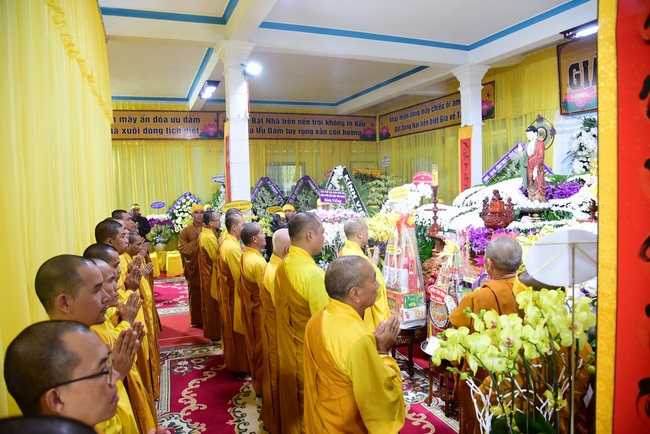 Lễ viếng Ni trưởng Thích Nữ Huệ Giác