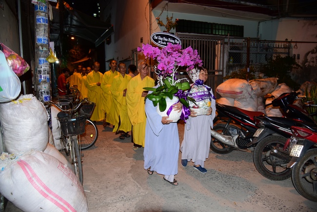 Visiting Buddhist Giac Thuan Funeral
