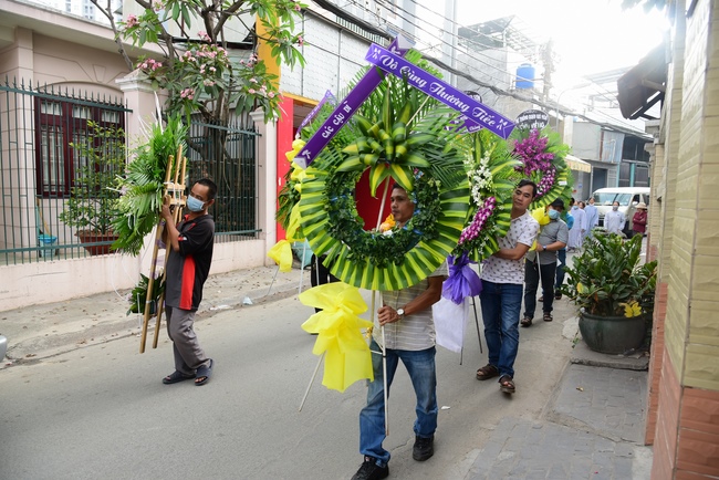 Visiting Buddhist Giac Thuan Funeral