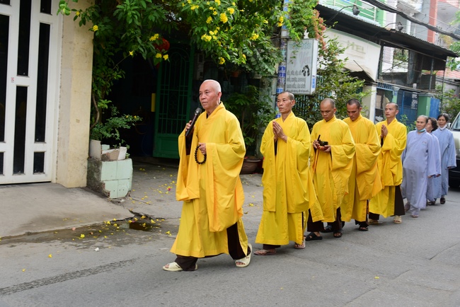 Visiting Buddhist Giac Thuan Funeral