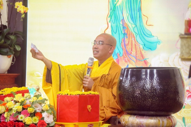 The rite of Dharma thanking, year-end summation and gratitude to Buddhists of Hoa Phuc pagoda