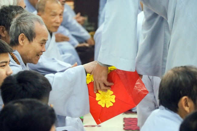 The rite of Dharma thanking, year-end summation and gratitude to Buddhists of Hoa Phuc pagoda