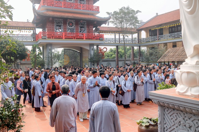 The rite of Dharma thanking, year-end summation and gratitude to Buddhists of Hoa Phuc pagoda