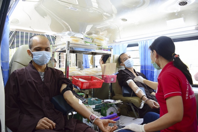 Humanitarian Blood Donation