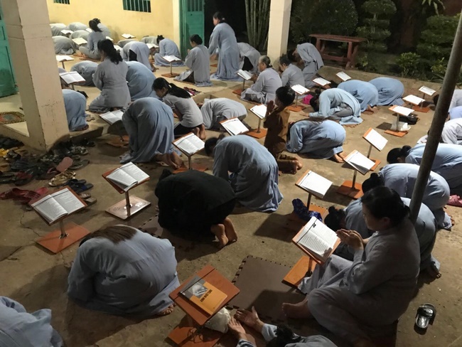 Repentant Ceremony at Suoi Phap Pagoda, Tay Ninh