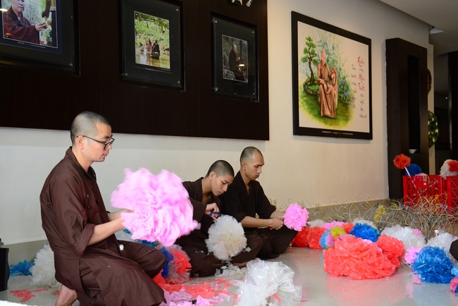 Series photos of activities preparing for the New Year 2021