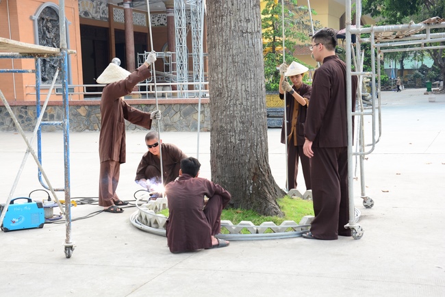 Series photos of activities preparing for the New Year 2021