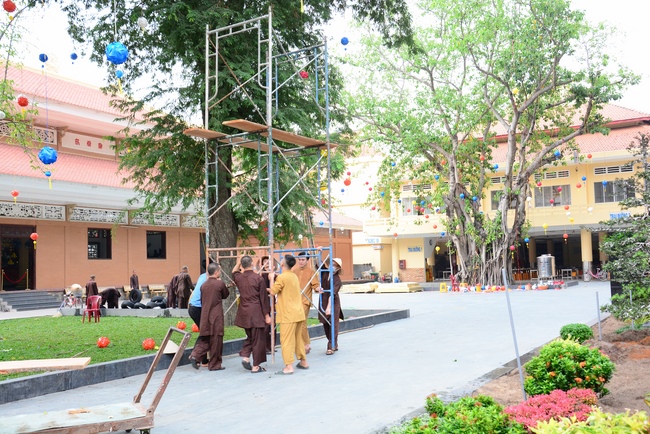 Series photos of activities preparing for the New Year 2021