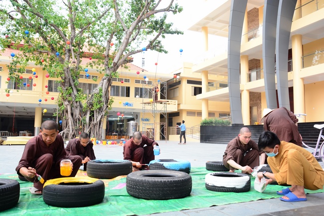 Series photos of activities preparing for the New Year 2021