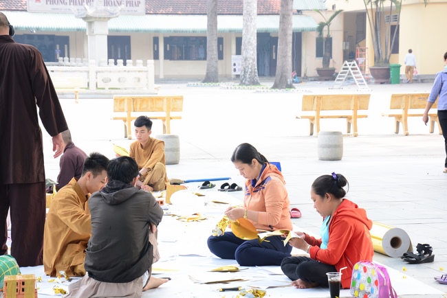 Series photos of activities preparing for the New Year 2021