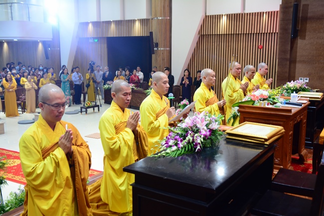 The Wedding Ceremony at the pagoda
