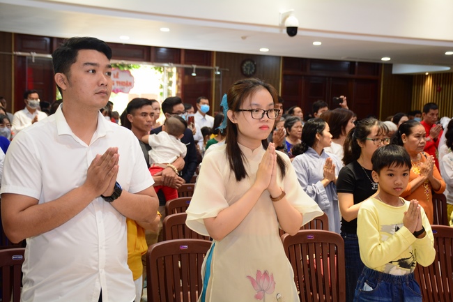The Wedding Ceremony at the pagoda