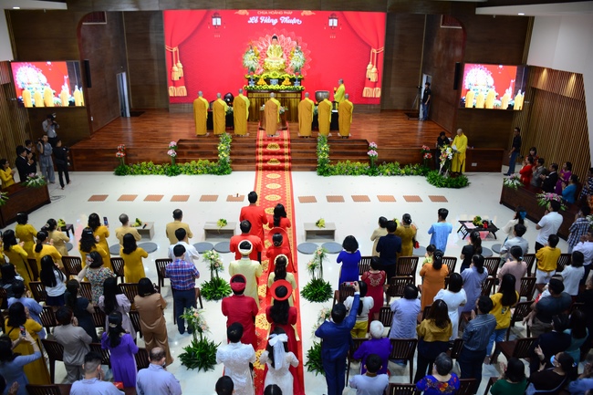 The Wedding Ceremony at the pagoda
