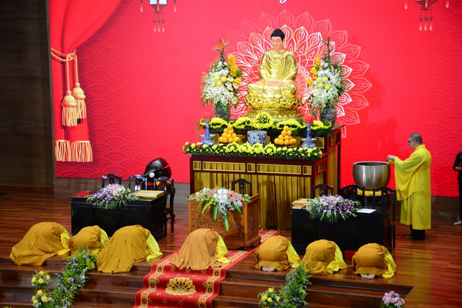 The Wedding Ceremony at the pagoda