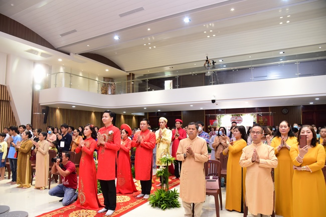 The Wedding Ceremony at the pagoda