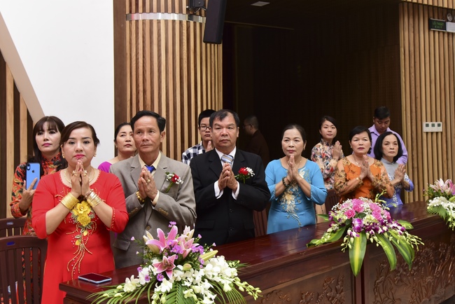 The Wedding Ceremony at the pagoda