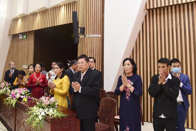 The Wedding Ceremony at the pagoda