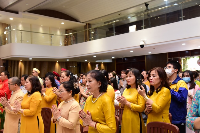 The Wedding Ceremony at the pagoda