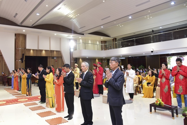 The Wedding Ceremony at the pagoda