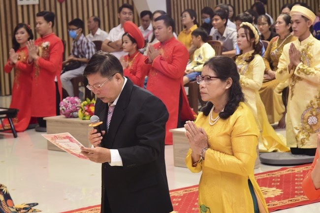 The Wedding Ceremony at the pagoda