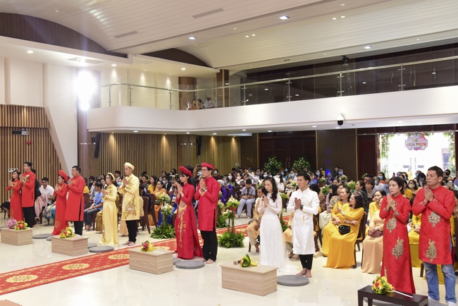 The Wedding Ceremony at the pagoda