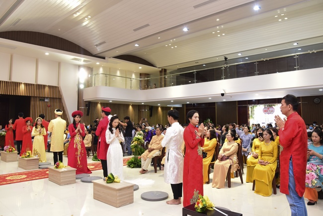 The Wedding Ceremony at the pagoda