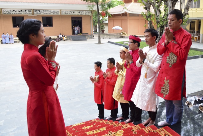 The Wedding Ceremony at the pagoda