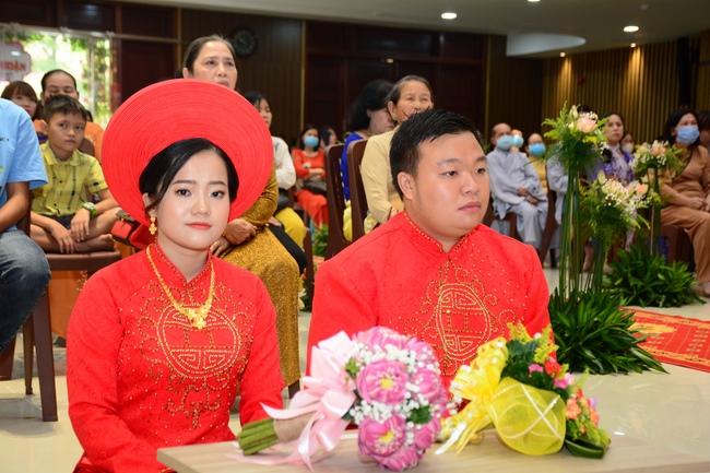 The Wedding Ceremony at the pagoda