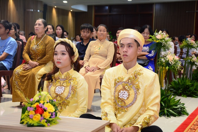 The Wedding Ceremony at the pagoda