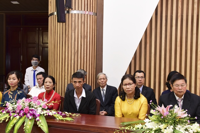 The Wedding Ceremony at the pagoda