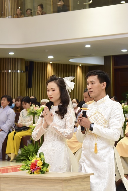 The Wedding Ceremony at the pagoda