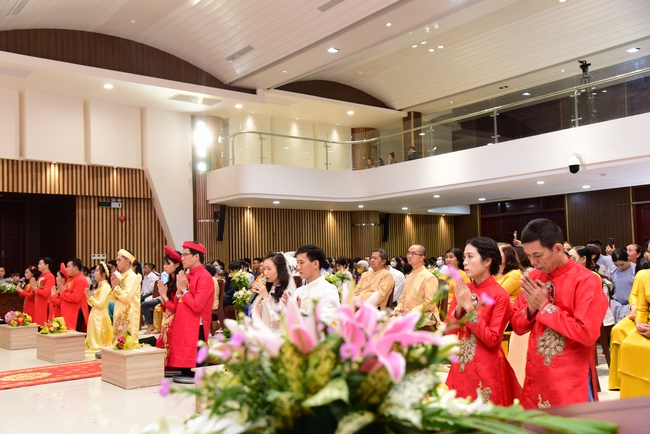 The Wedding Ceremony at the pagoda
