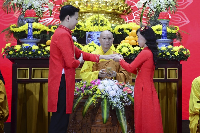 The Wedding Ceremony at the pagoda