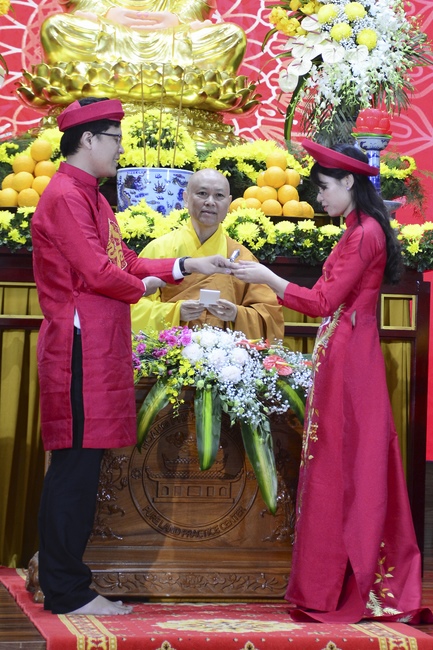 The Wedding Ceremony at the pagoda