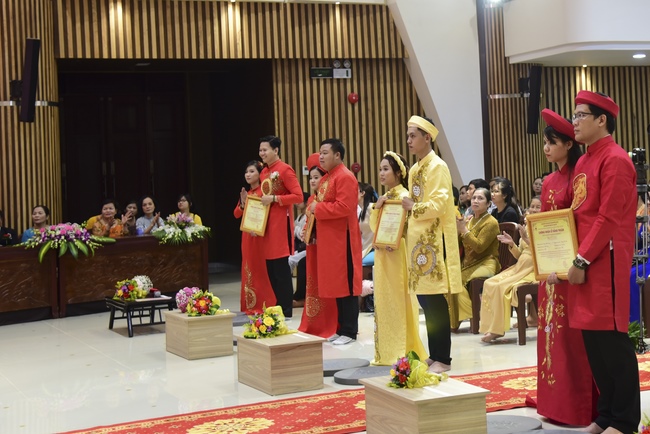 The Wedding Ceremony at the pagoda