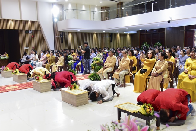 The Wedding Ceremony at the pagoda