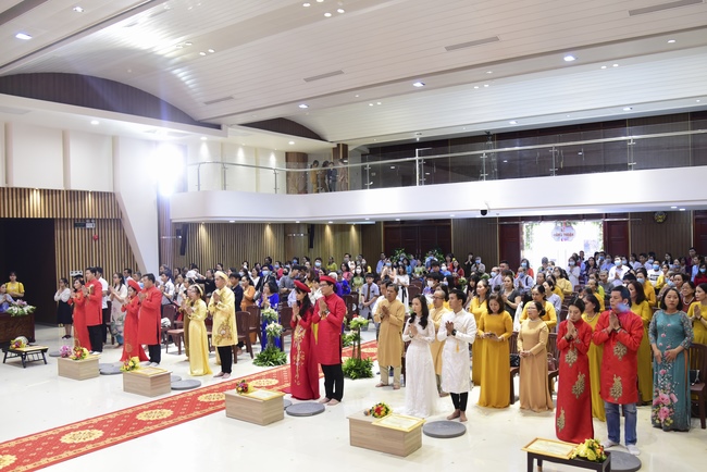 The Wedding Ceremony at the pagoda