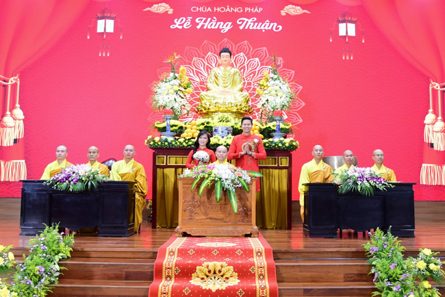 The Wedding Ceremony at the pagoda