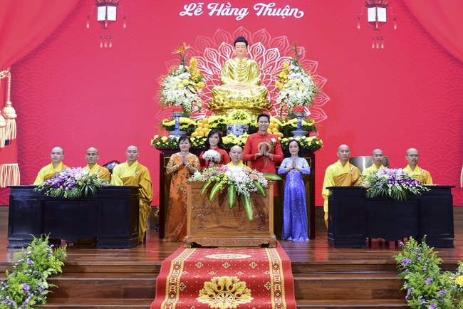 The Wedding Ceremony at the pagoda