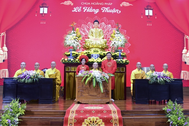 The Wedding Ceremony at the pagoda