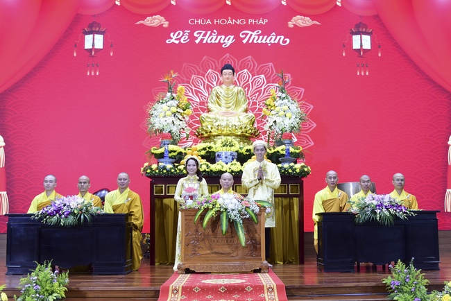 The Wedding Ceremony at the pagoda