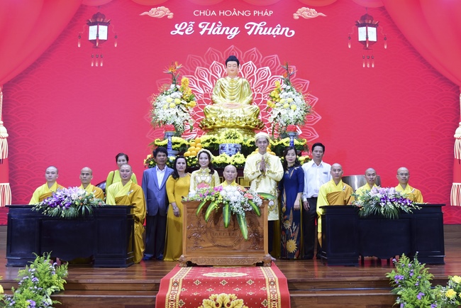The Wedding Ceremony at the pagoda